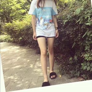 *Unique Tee* beach canvas print white tee